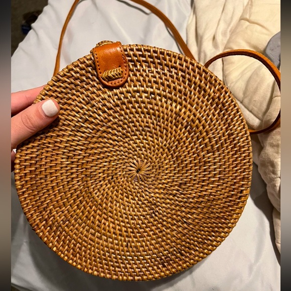 Round Rattan Crossbody - Picture 4 of 4